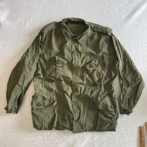 VTG Canadian Army Military Shirt Large Green Combat MK II Epaulets Slant Pockets